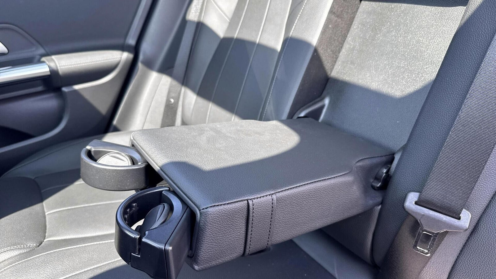 Sort Mercedes EQA250 fra 2022