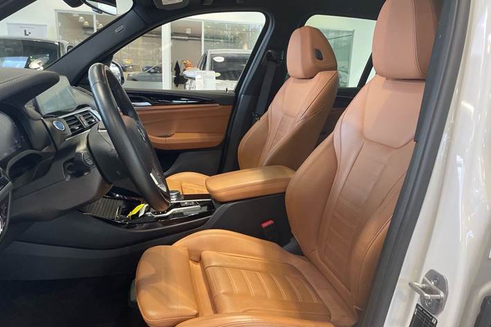 Hvid BMW iX3 fra 2021