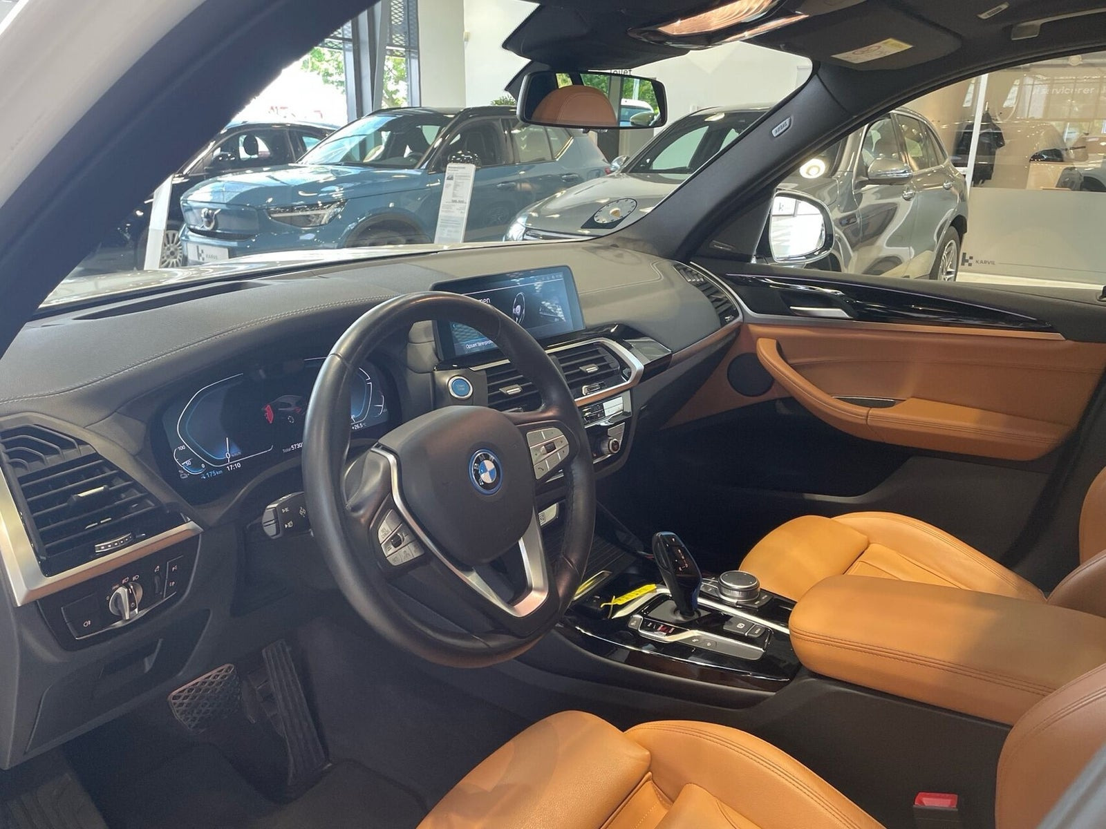 Hvid BMW iX3 fra 2021