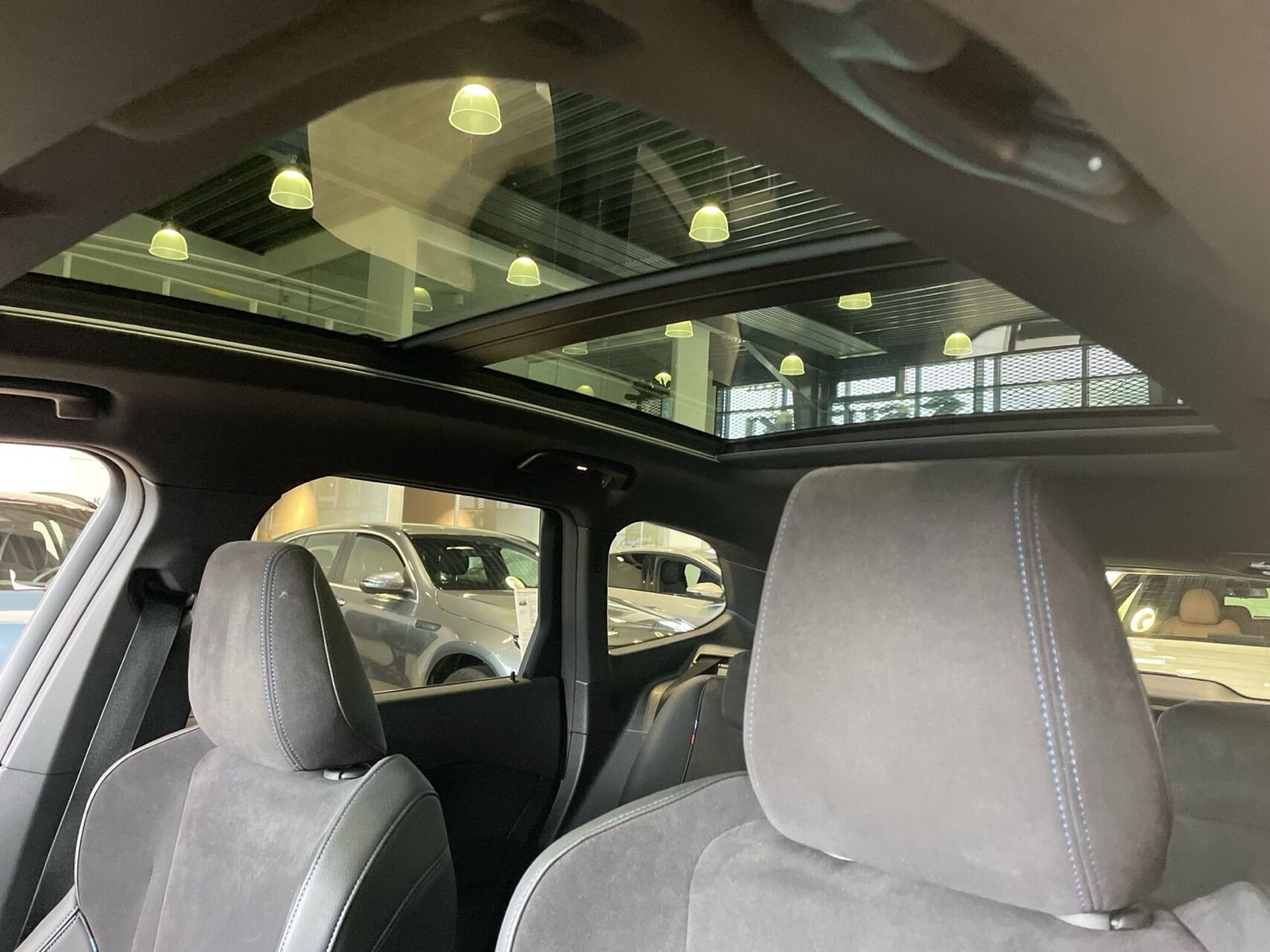 Blå BMW iX1 fra 2023