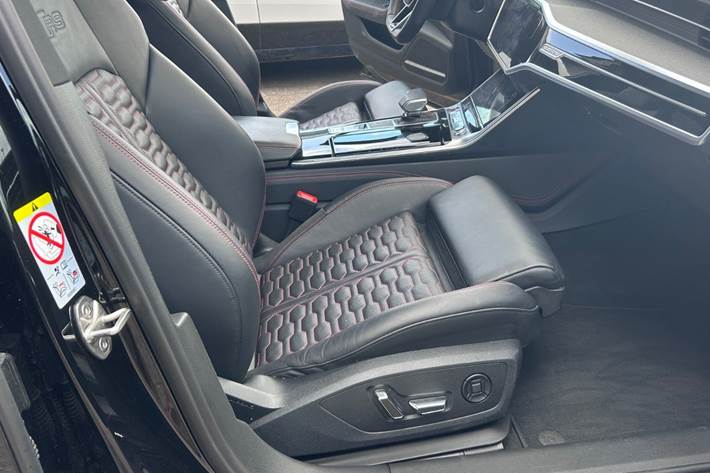 Sort Audi RS6 fra 2022