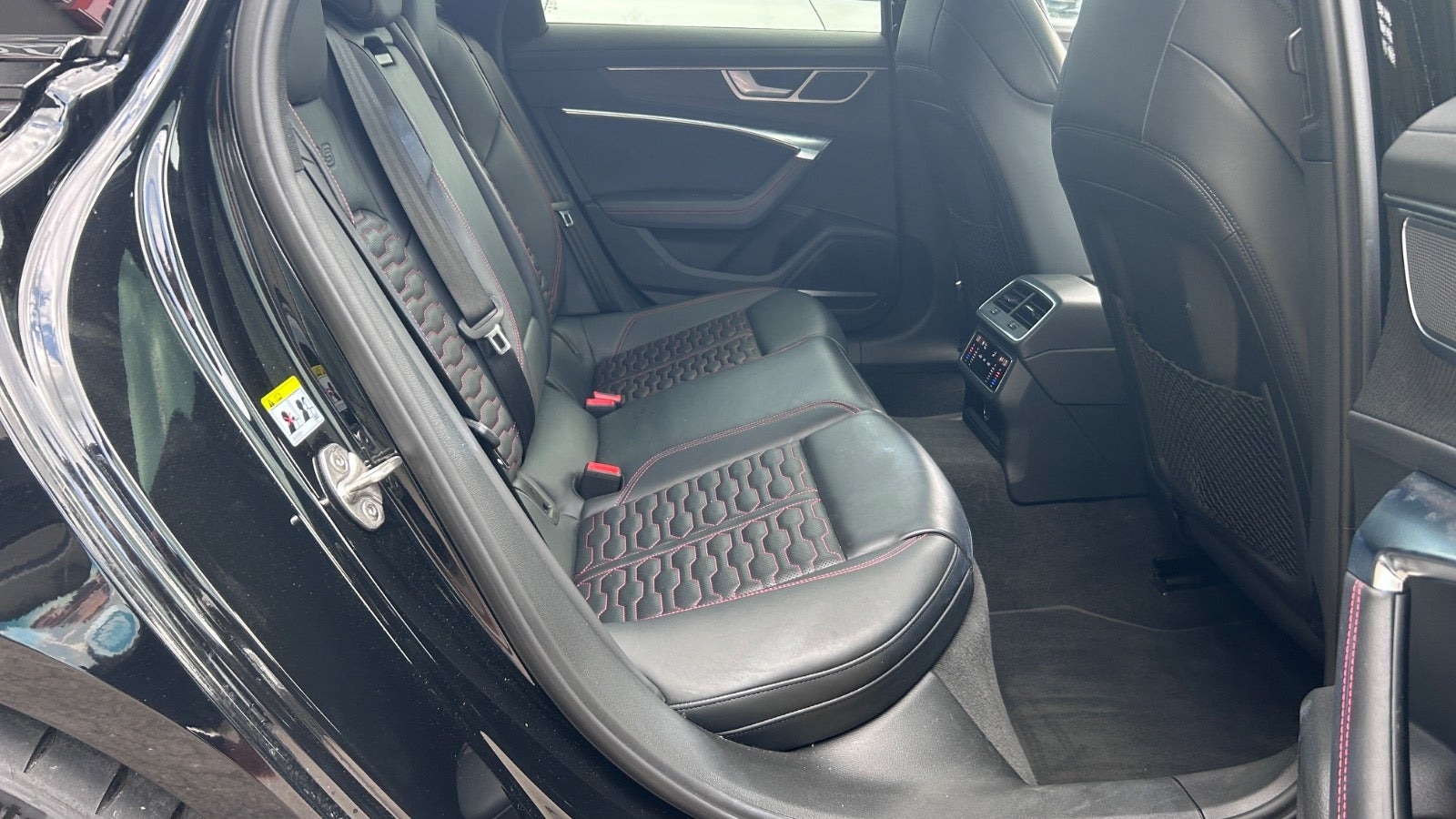 Sort Audi RS6 fra 2022