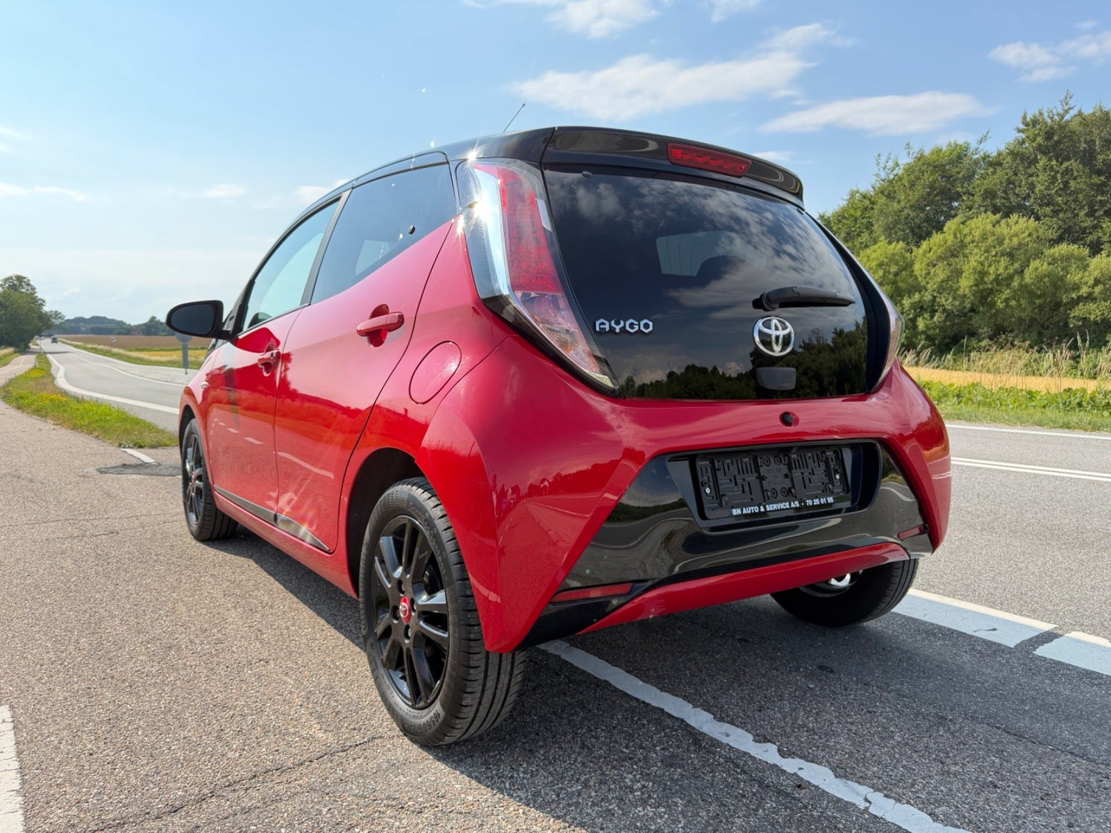 Rød Toyota Aygo fra 2018