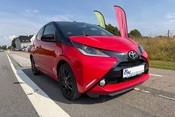 Rød Toyota Aygo fra 2018