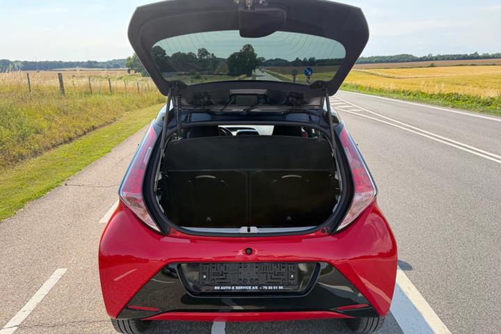 Rød Toyota Aygo fra 2018