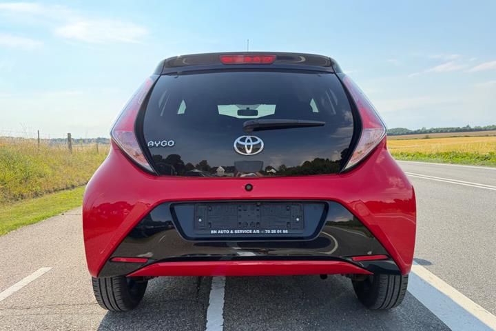 Rød Toyota Aygo fra 2018