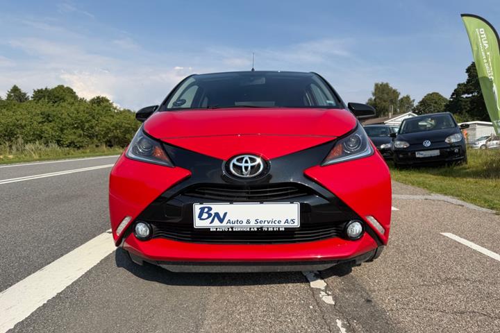 Rød Toyota Aygo fra 2018