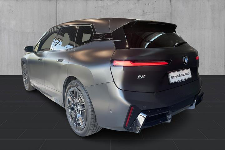 Sort BMW iX fra 2026