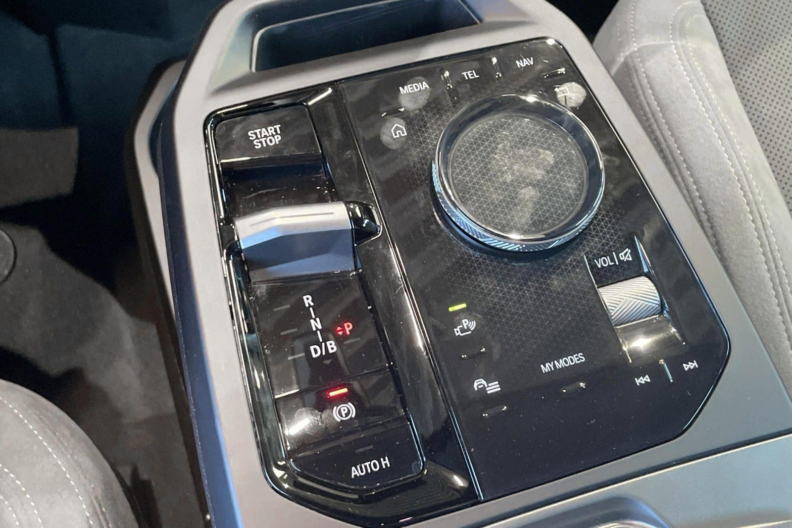 Sort BMW iX fra 2026