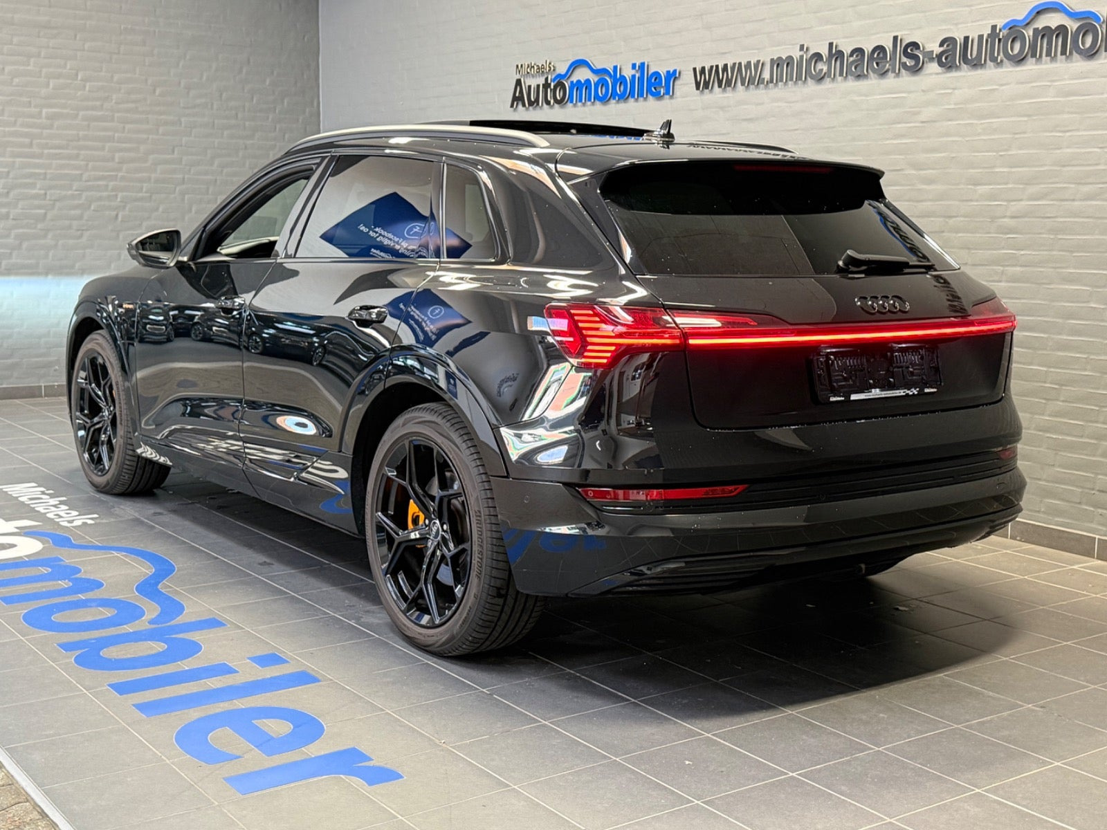Sort Audi e-tron fra 2021