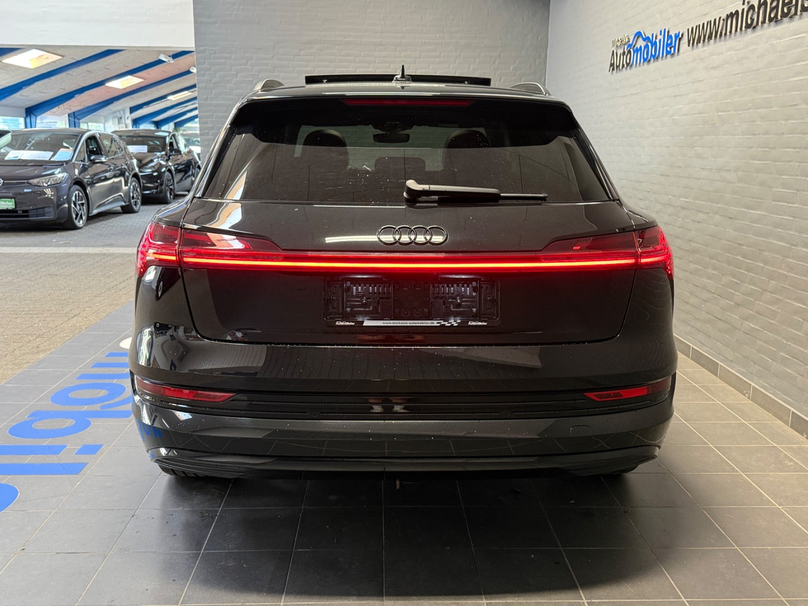 Sort Audi e-tron fra 2021