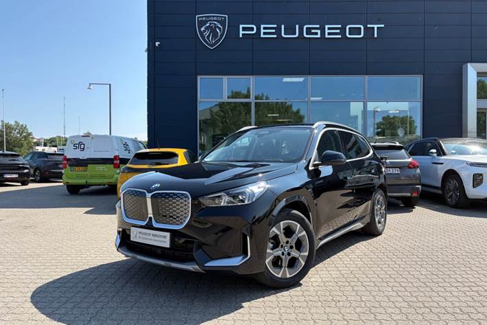 Sort BMW iX1 fra 2025