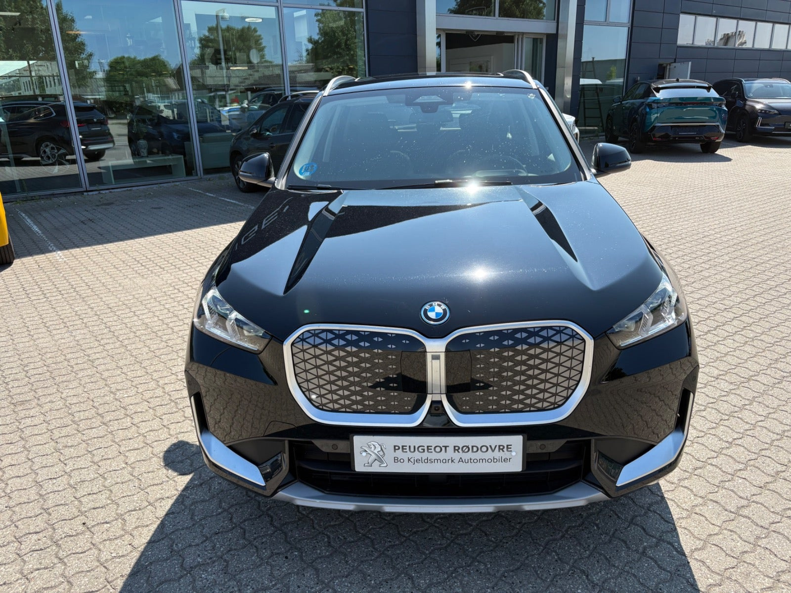 Sort BMW iX1 fra 2025