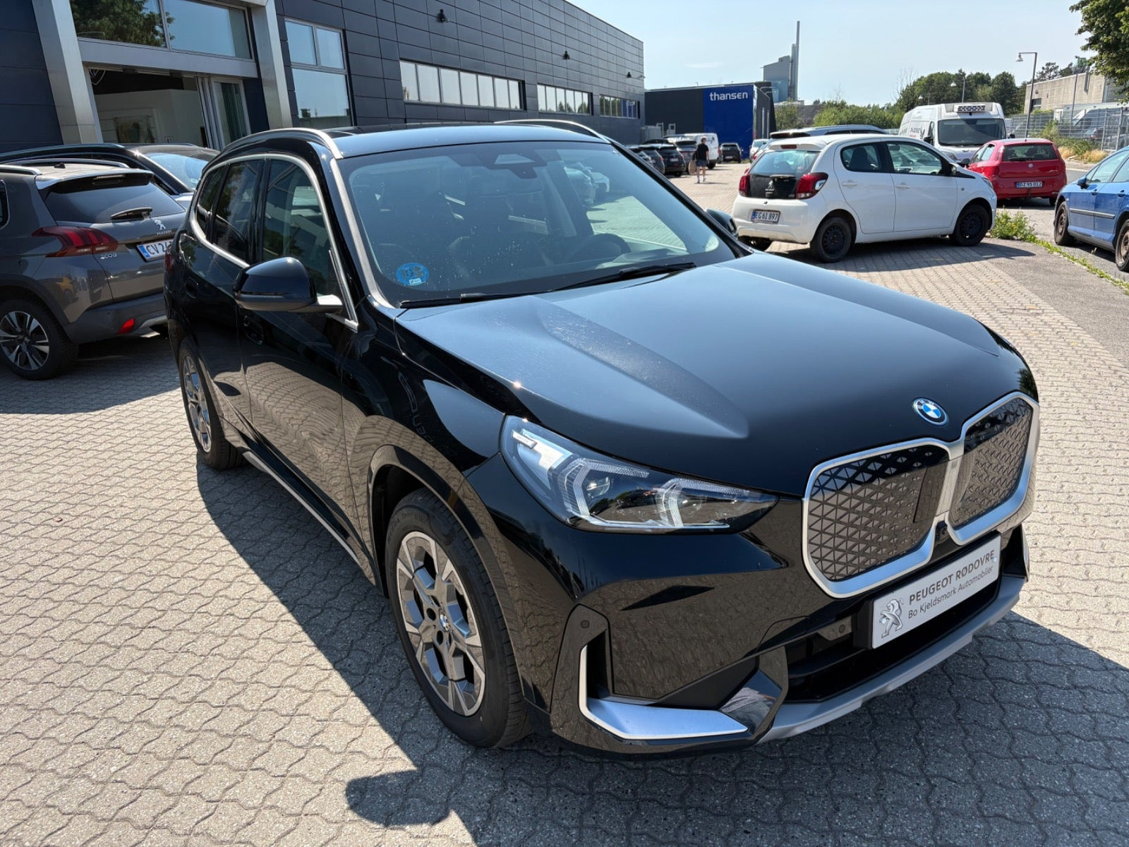 Sort BMW iX1 fra 2025