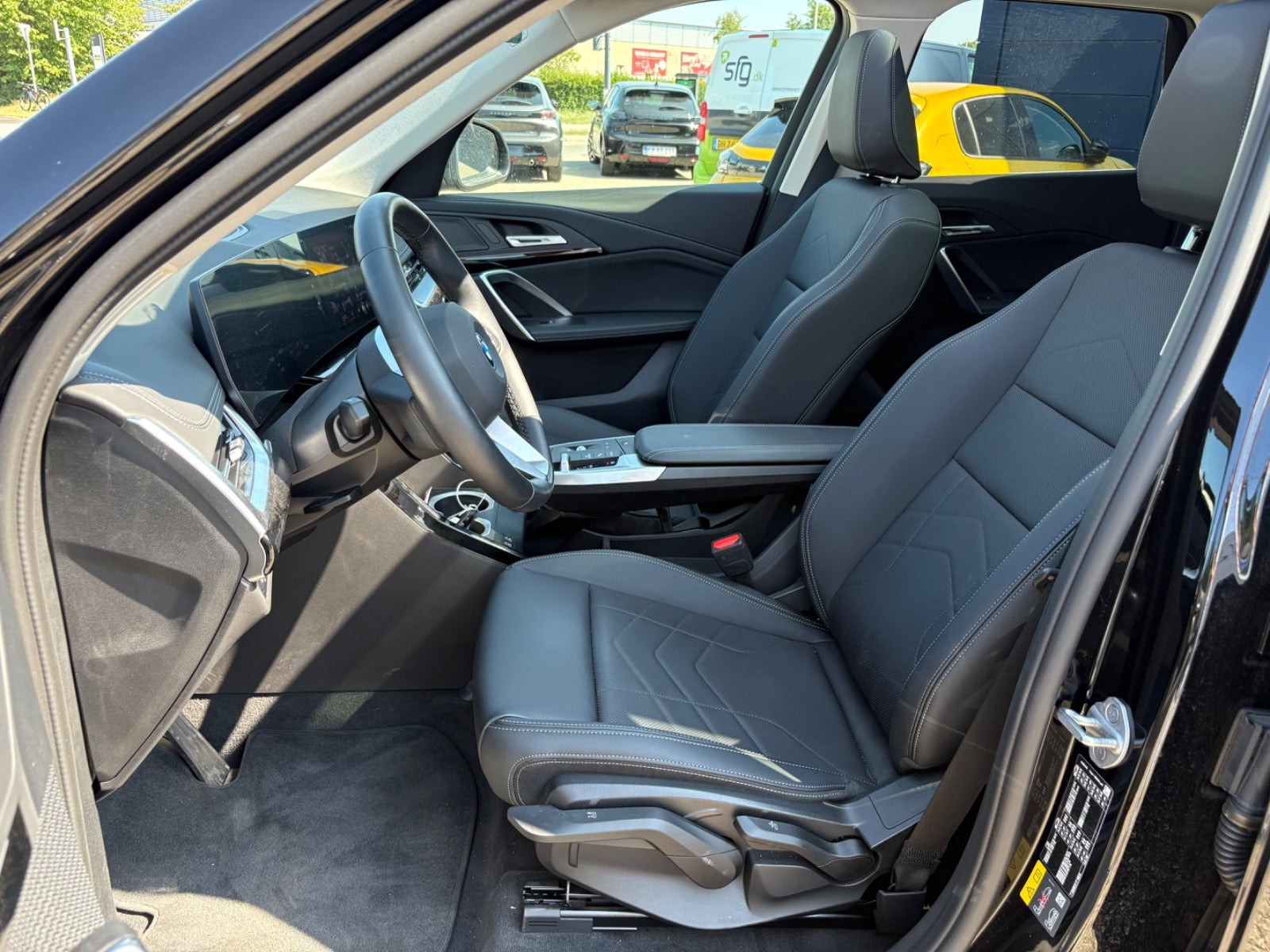 Sort BMW iX1 fra 2025