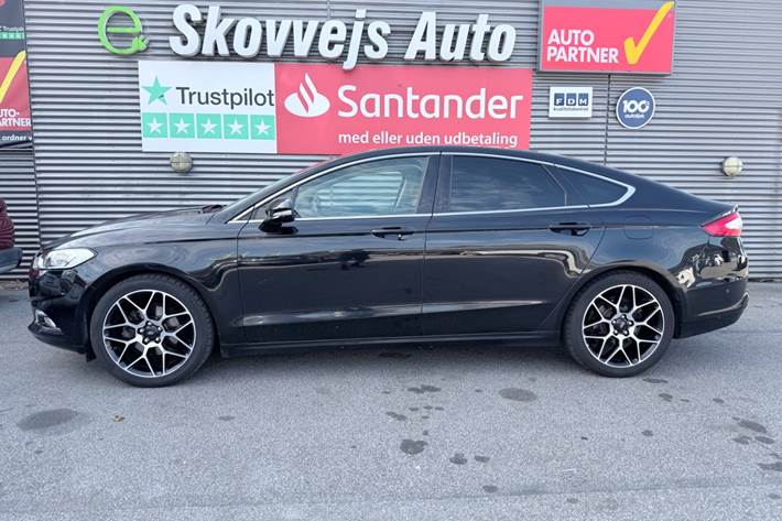 Sort Ford Mondeo fra 2018