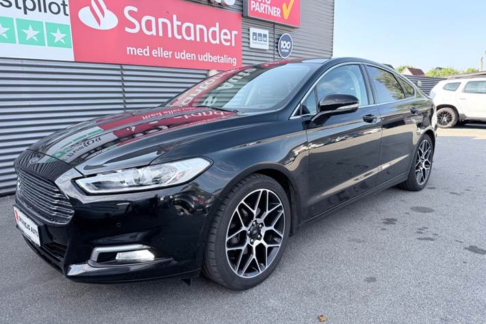 Sort Ford Mondeo fra 2018