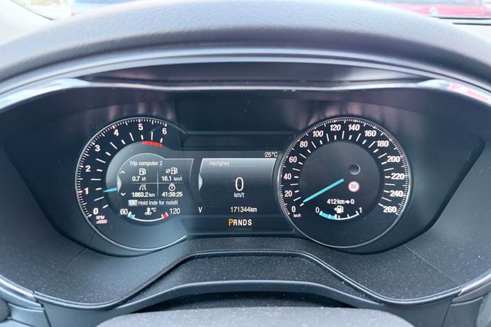 Sort Ford Mondeo fra 2018