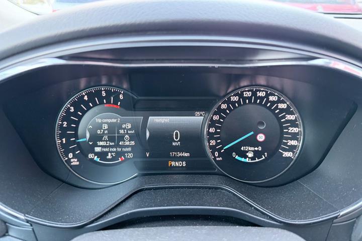 Sort Ford Mondeo fra 2018