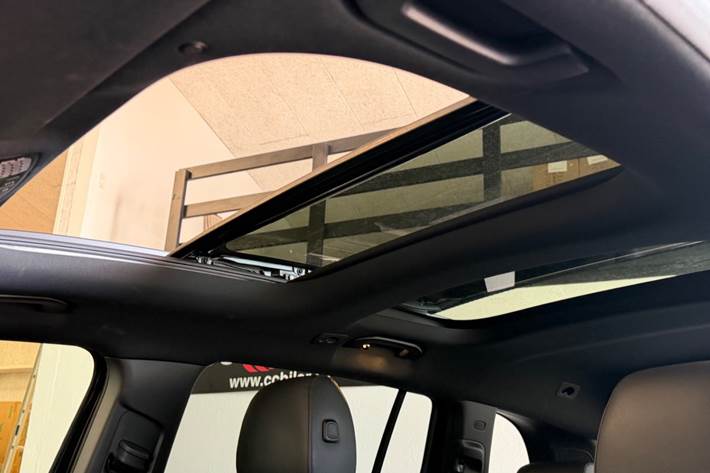 Sort Mercedes EQB250 fra 2023