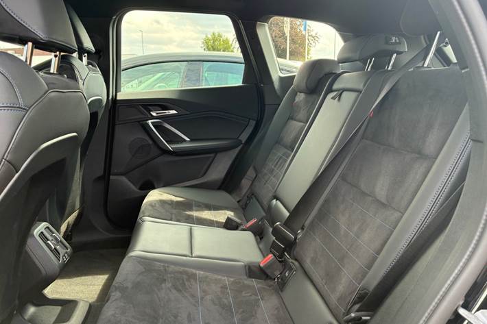 Sort BMW iX1 fra 2025