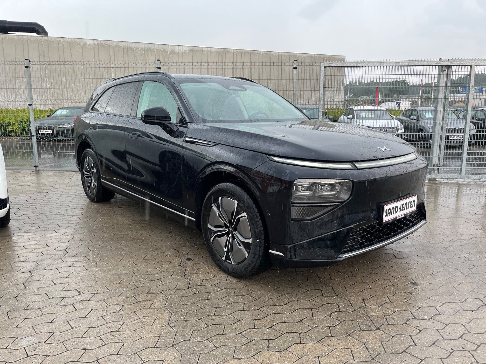 Sort Xpeng G9 fra 2023