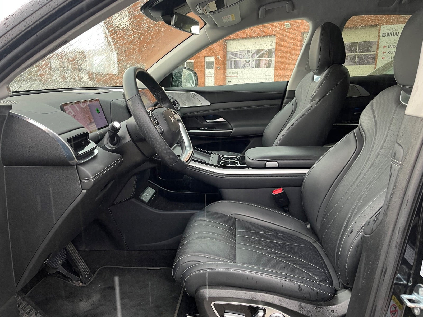 Sort Xpeng G9 fra 2023