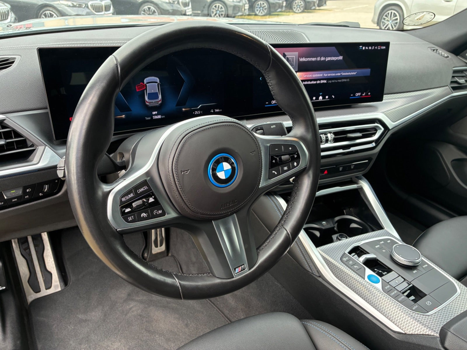 Grå BMW i4 fra 2024