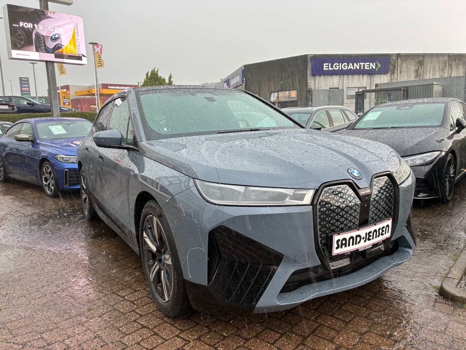 BMW iX xDrive40 Supercharged