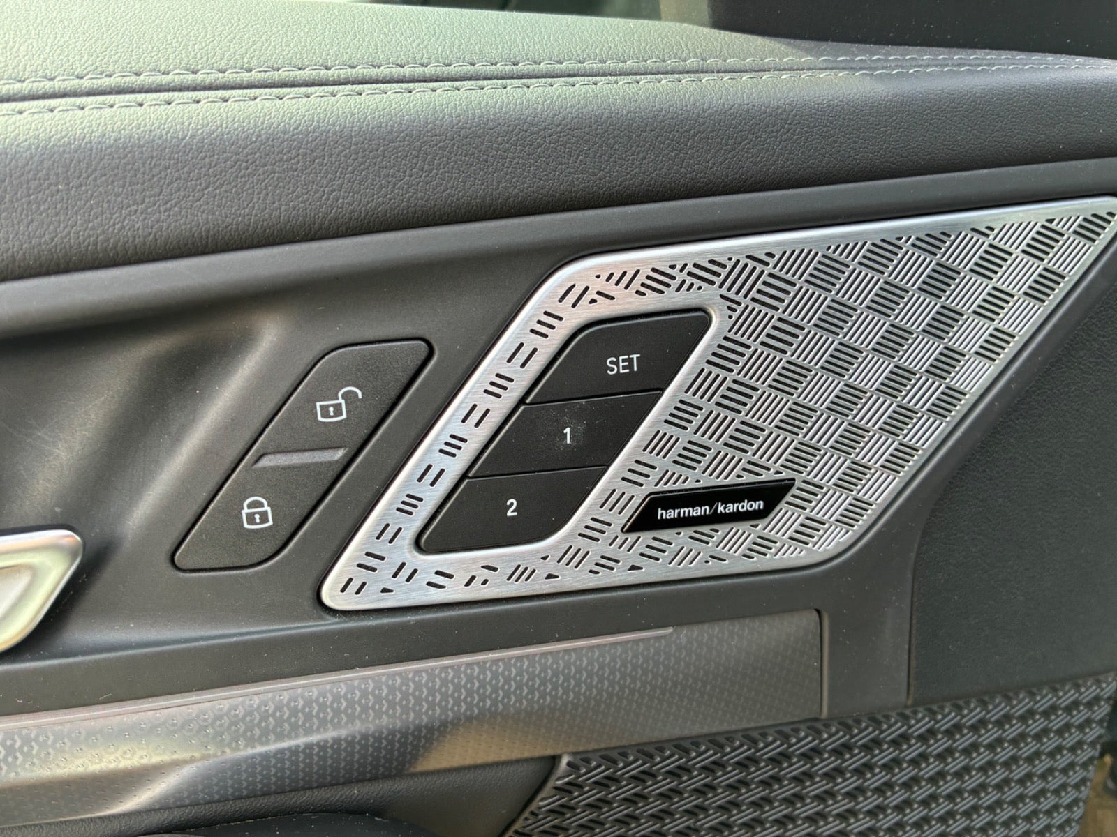 Sort BMW iX1 fra 2025