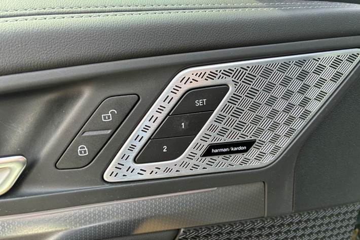 Sort BMW iX1 fra 2025
