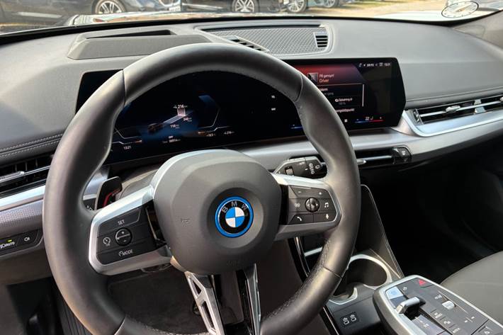 Sort BMW iX1 fra 2025