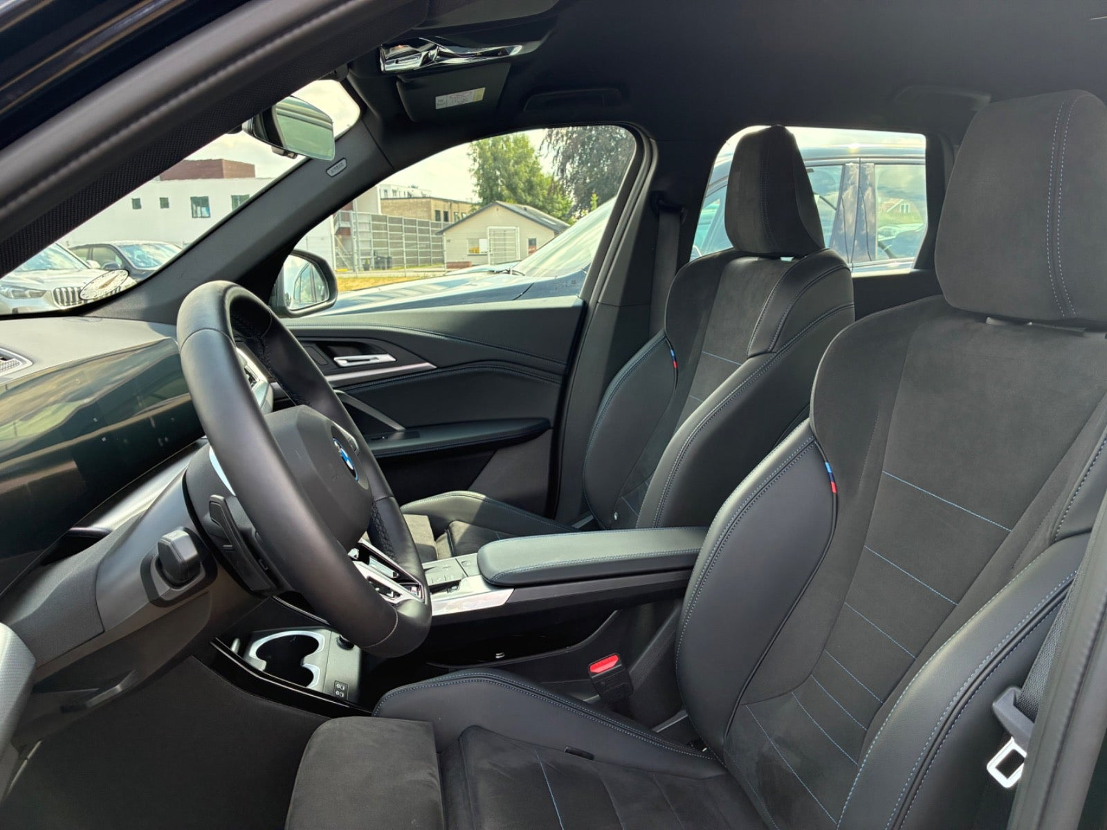 Sort BMW iX1 fra 2025