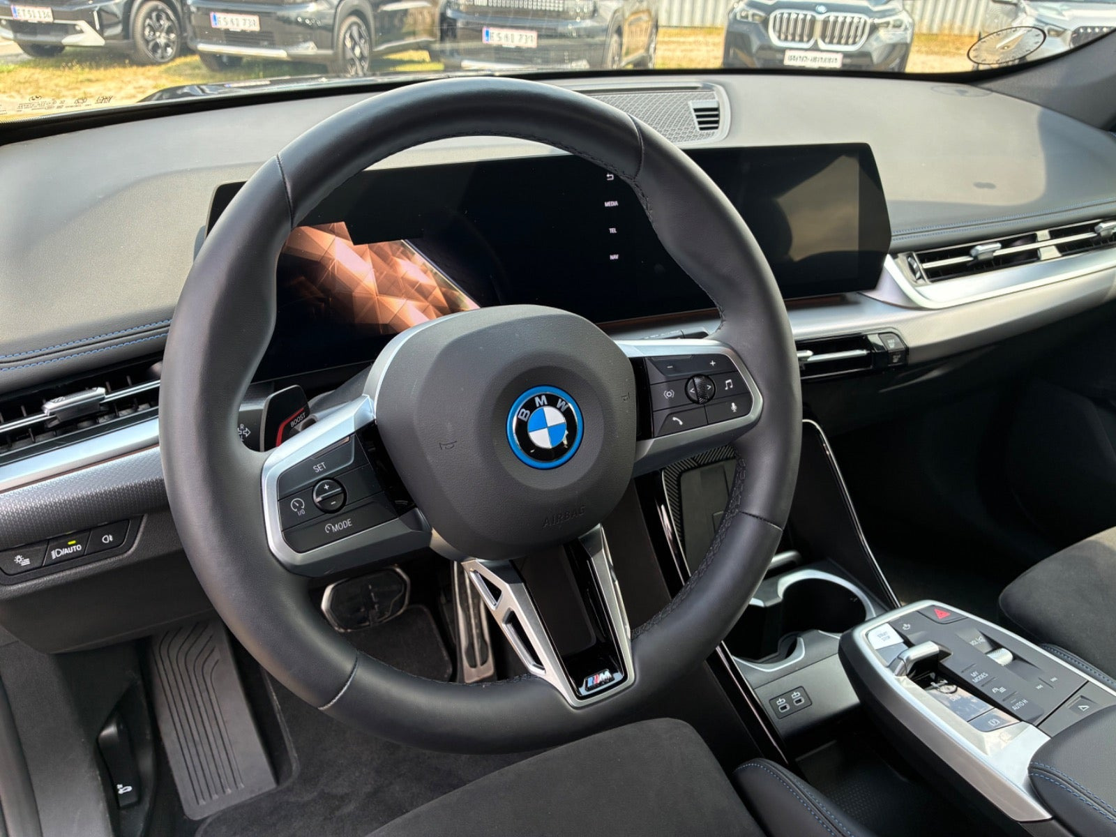 Sort BMW iX1 fra 2025