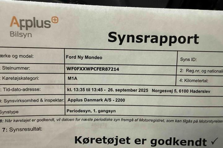 Grå Ford Mondeo fra 2015