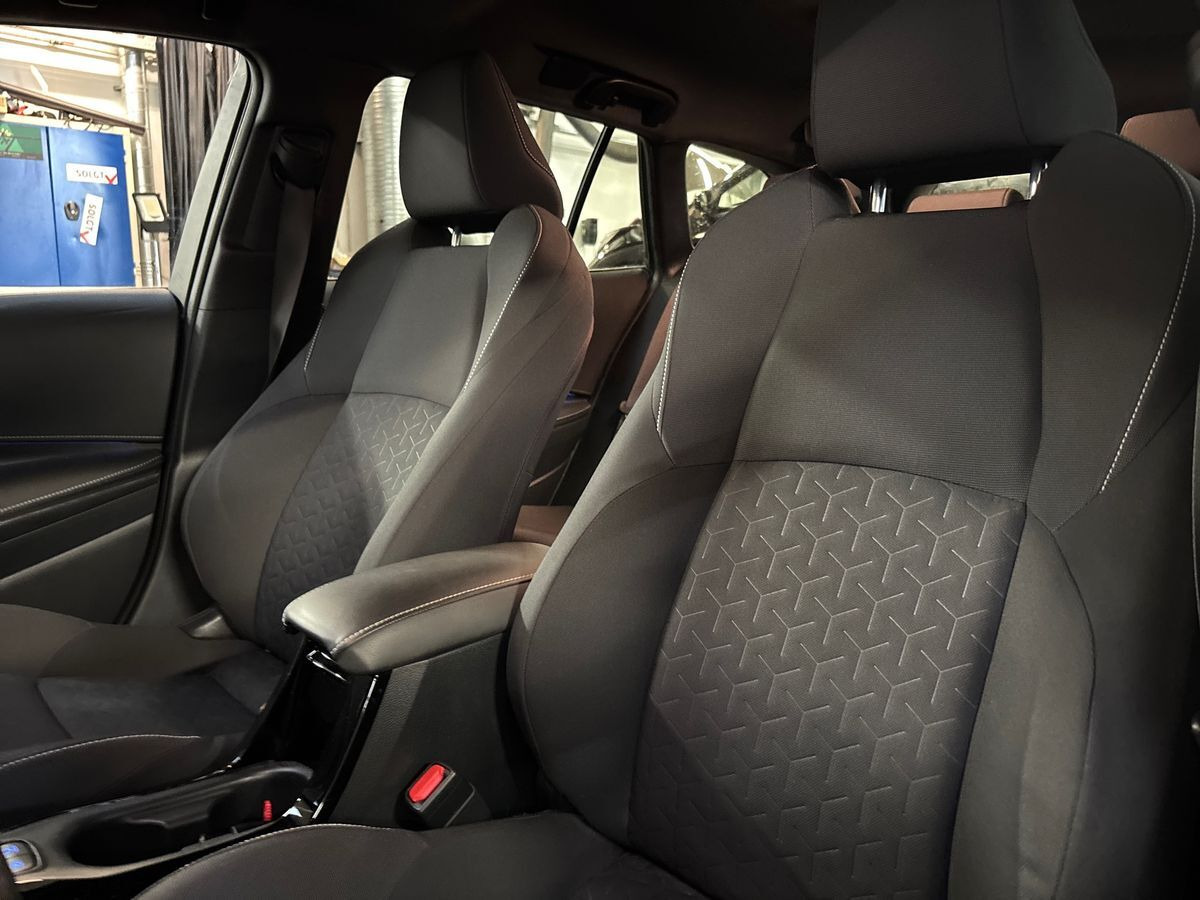 Sort Toyota Corolla fra 2020
