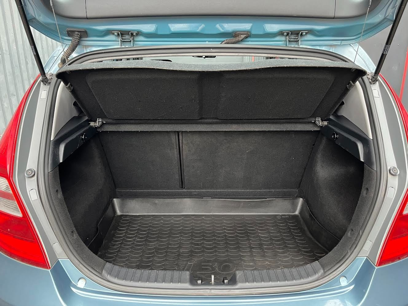 Blå Hyundai i30 fra 2007