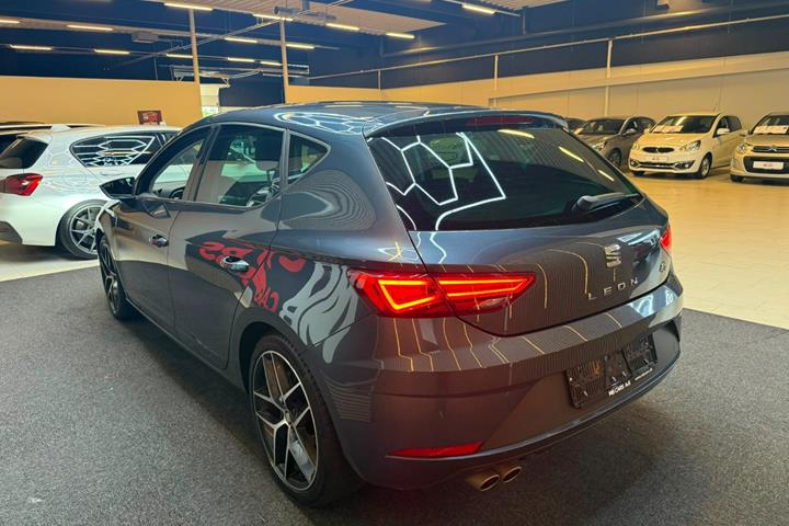 Grå Seat Leon fra 2019