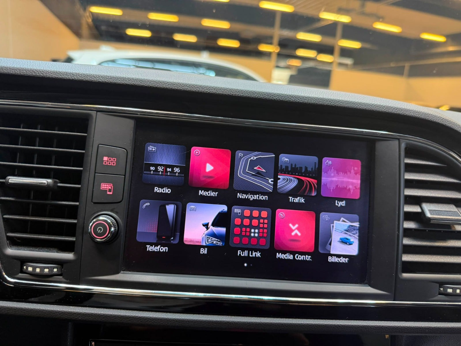 Grå Seat Leon fra 2019
