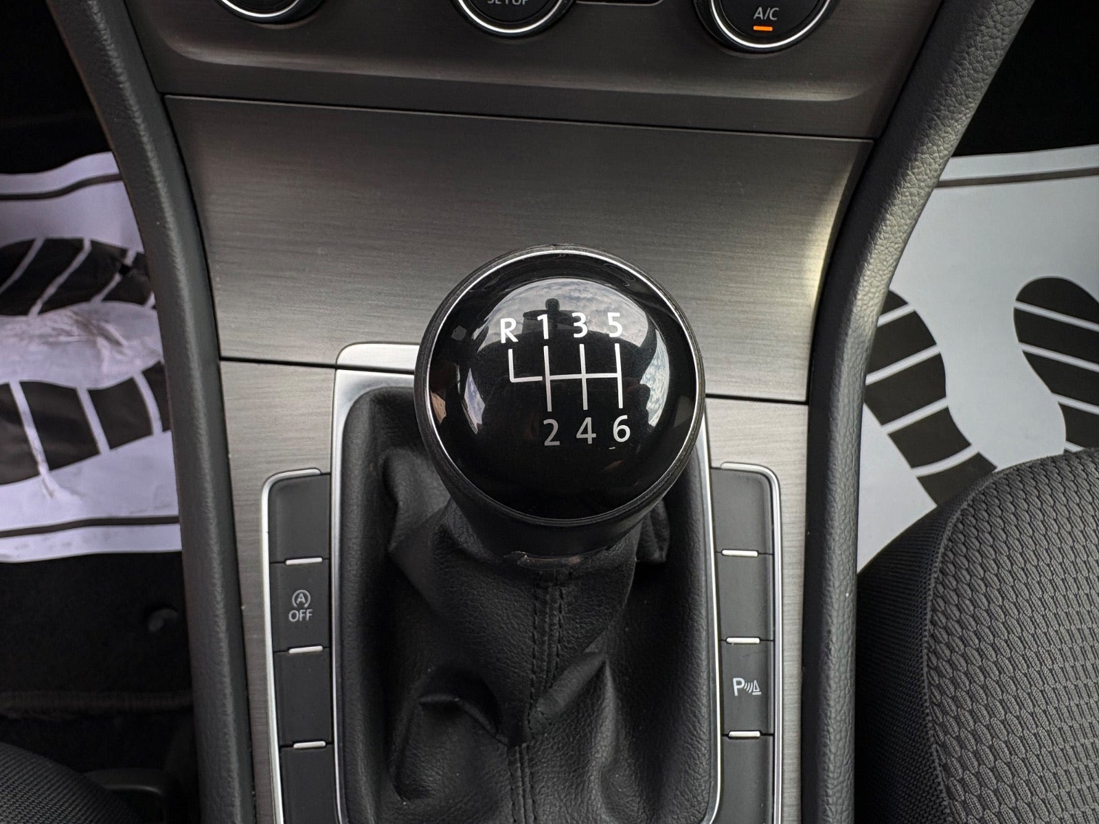 Grøn VW Golf VII fra 2014
