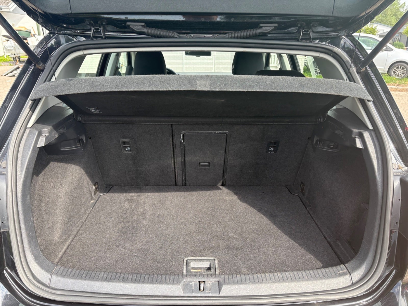 Grøn VW Golf VII fra 2014
