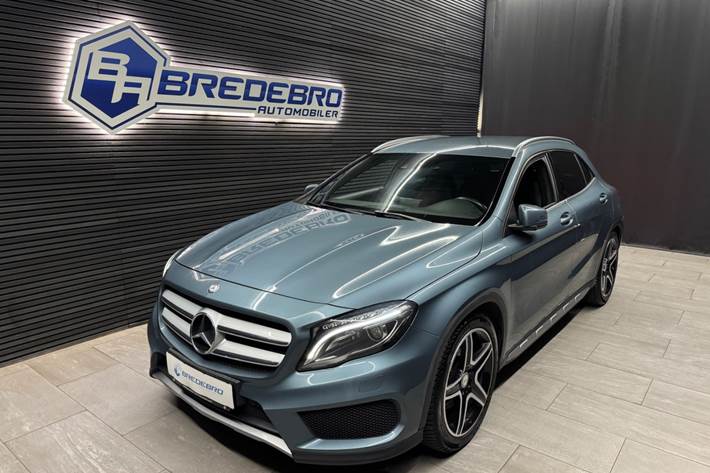 Blå Mercedes GLA250 fra 2015