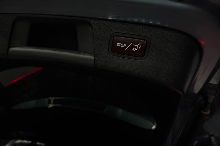 Blå Mercedes GLA250 fra 2015