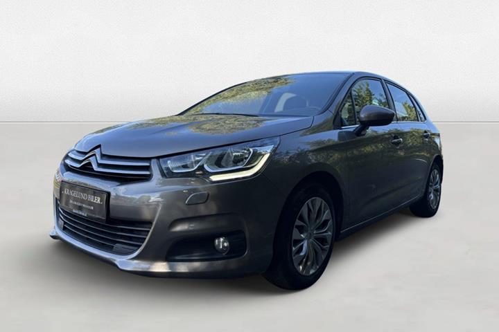 Grøn Citroën C4 fra 2017 set udefra