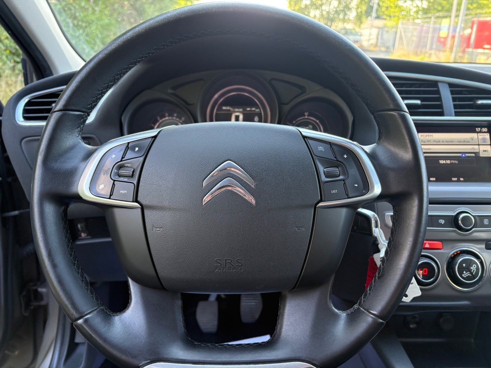 Grøn Citroën C4 fra 2017