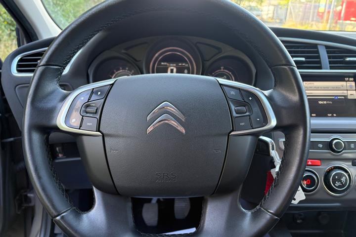 Grøn Citroën C4 fra 2017
