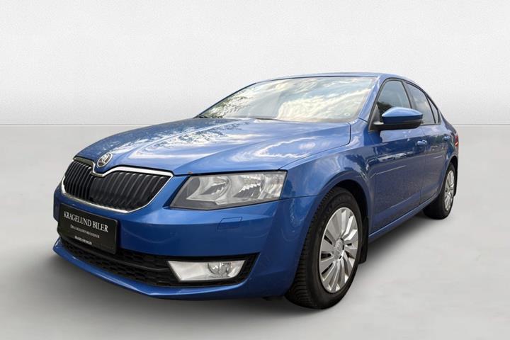 Grøn Skoda Octavia fra 2014 set udefra