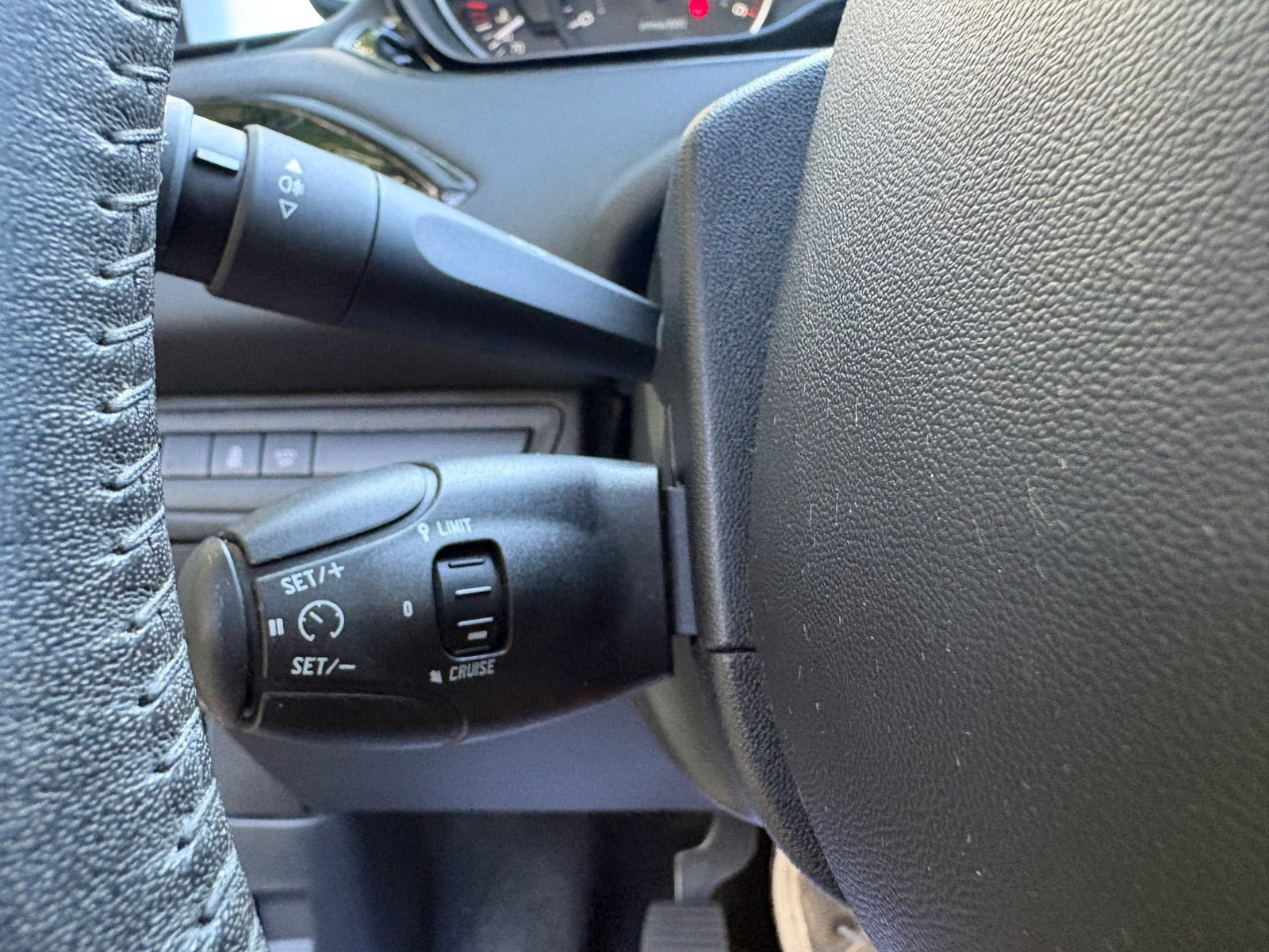 Grøn Peugeot 208 fra 2016