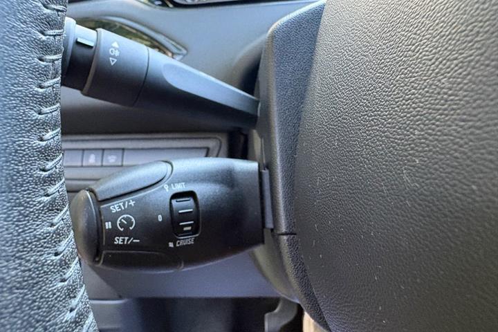 Grøn Peugeot 208 fra 2016