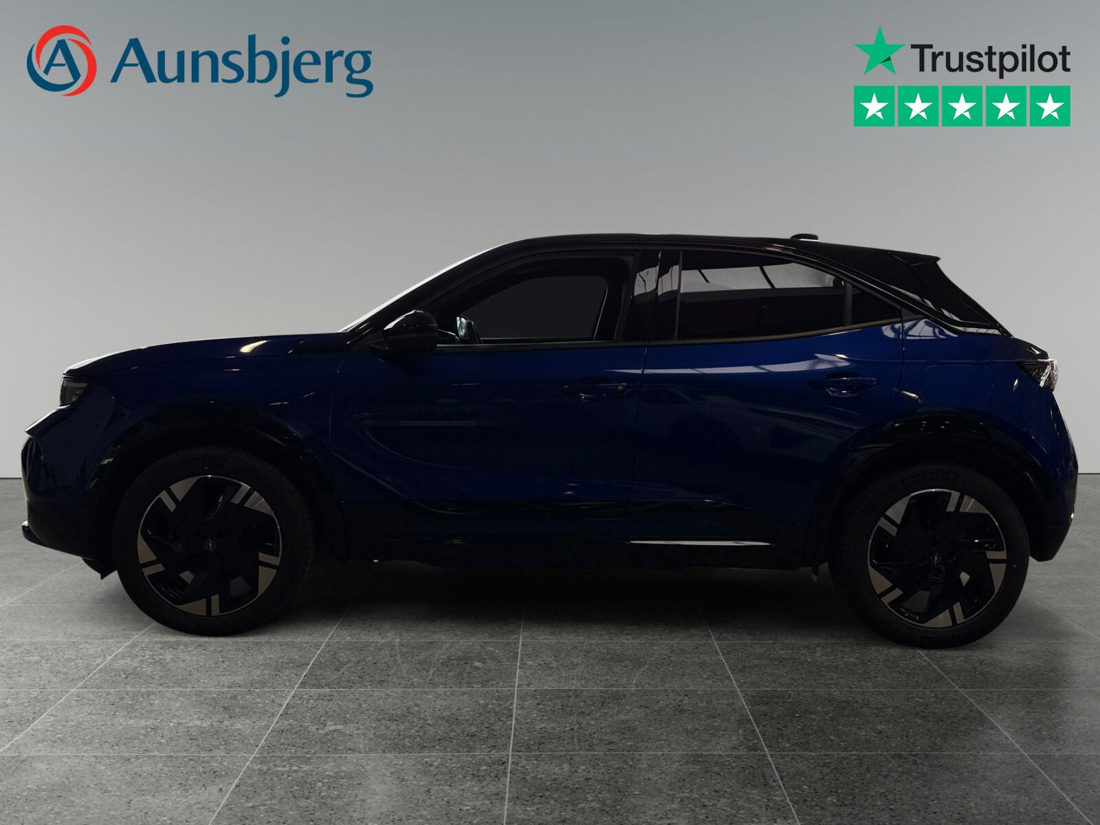 Blå Opel Mokka-e fra 2025